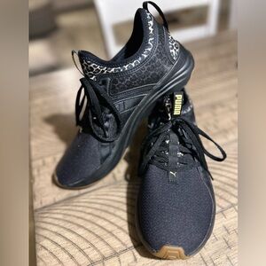 Puma Black and Tan Athletic Shoes